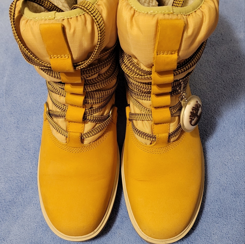 Timberland Woman's Puffy Lace Up Boot